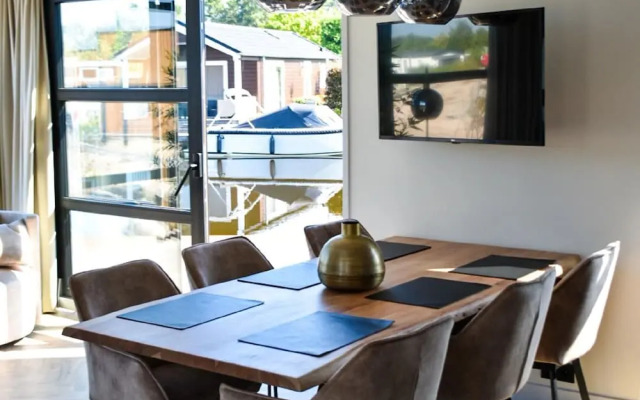 Loosdrecht Water Villa