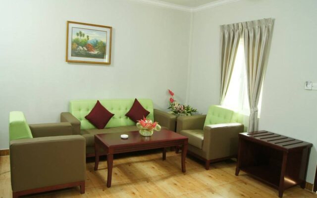 Green Leaf Hotel