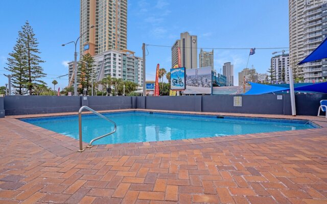 Beachside Views with Pool and Netflix