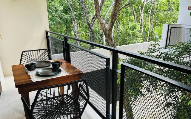 Private Balcony Jungle View Studio S21