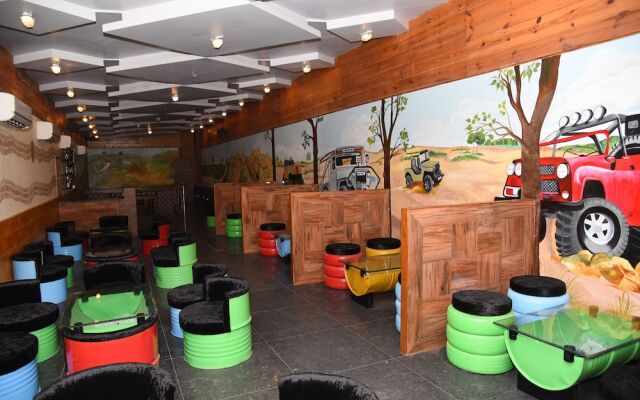 OYO 4391 Hotel Iconic