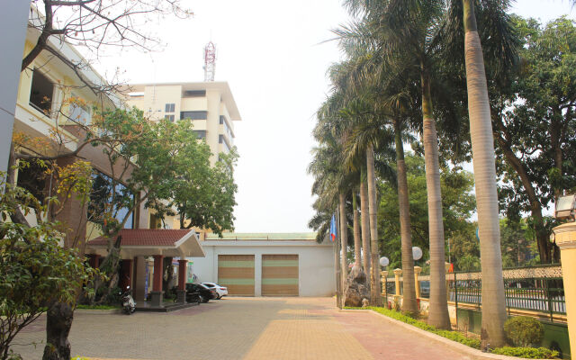 Hoa Binh Hotel