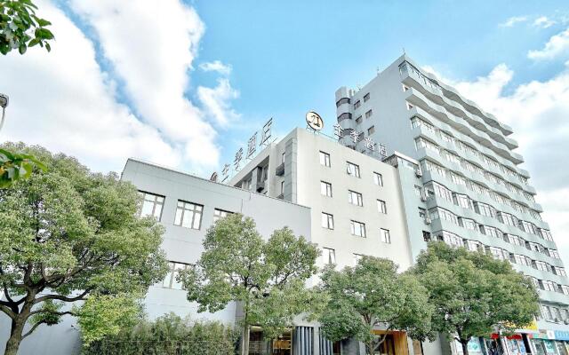 Ji Hotel Shanghai Oriental Pearl Tower