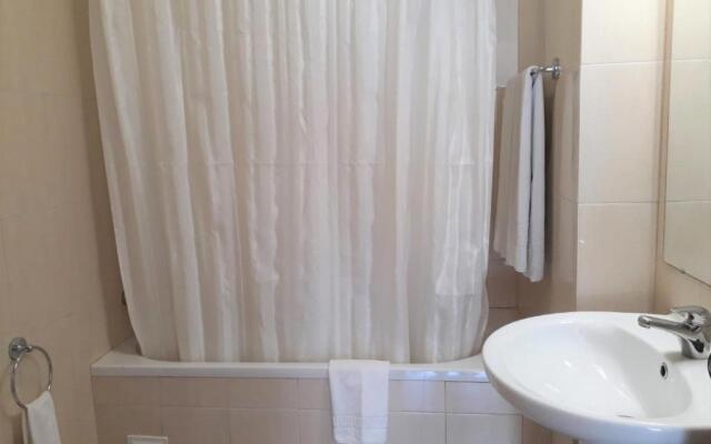 T2 Mira Praia 4- Familiar, 80mt Praia, Wifi