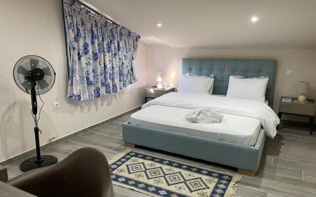 Aretoysa Center Luxury Suites 2