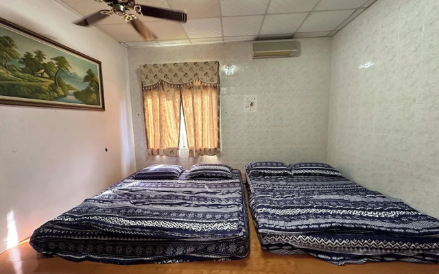 Little girl's home