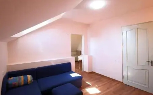 Hostel Kond House