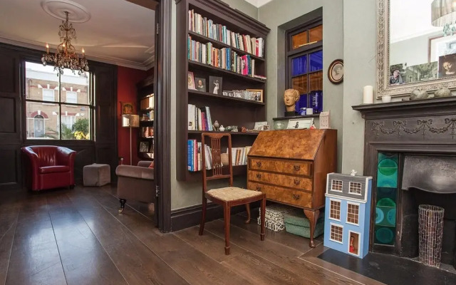 Spacious 2 Bedroom House With Garden