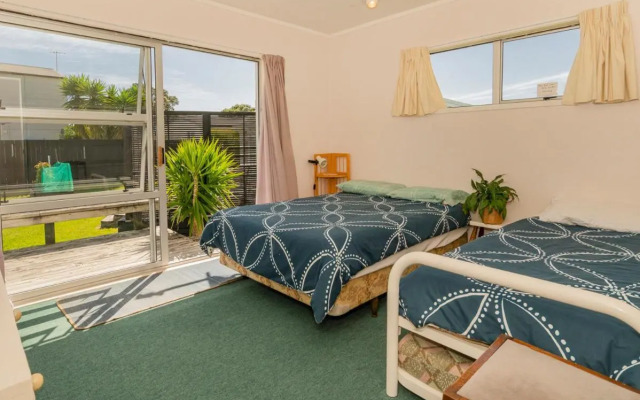 Silver Sands - Cooks Beach Holiday Home