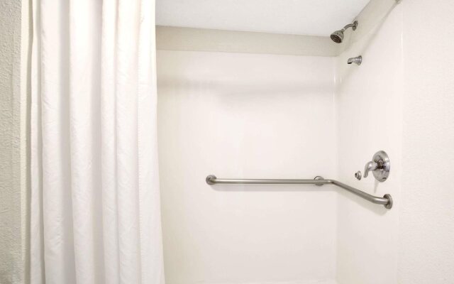 Super 8 by Wyndham Orlando International Drive