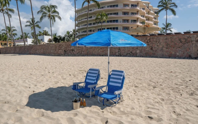 Ocean Front Penthouse Pool Sleeps 8 People