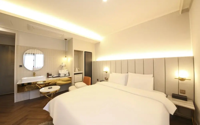 Munhyeon Signature Denbasta Hotel