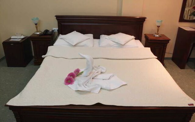 Hotel Opal