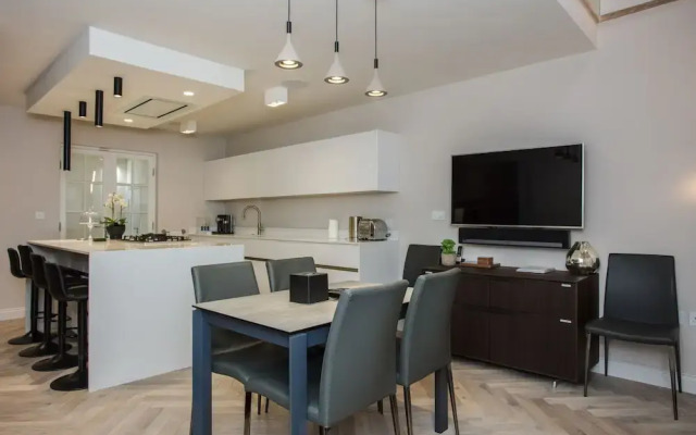 Stunning Deluxe 3BD House in Fitzrovia
