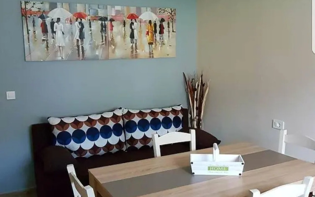 Marathon Studios & Apartments