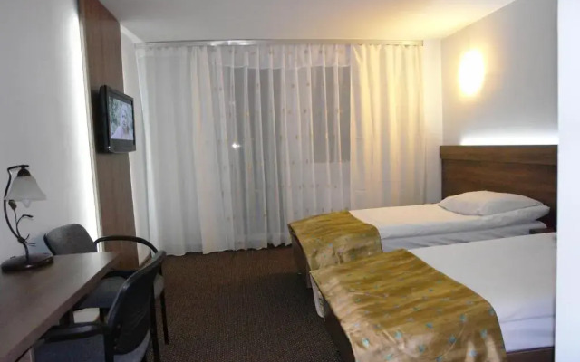 Hotel Junior