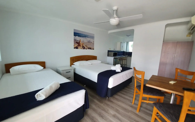 Montego Mermaid Beach Motel