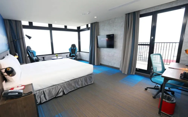 T11 T12 Hotel