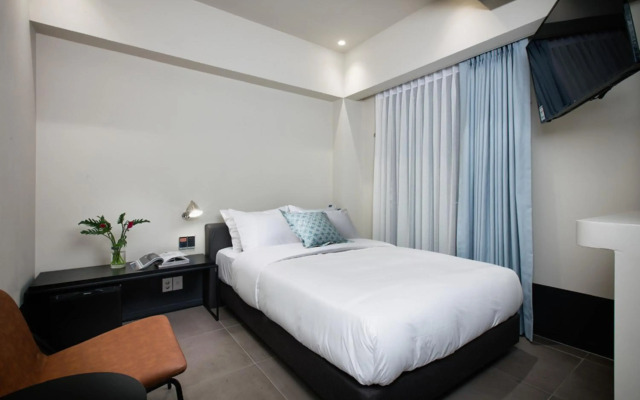 Oia Hotel
