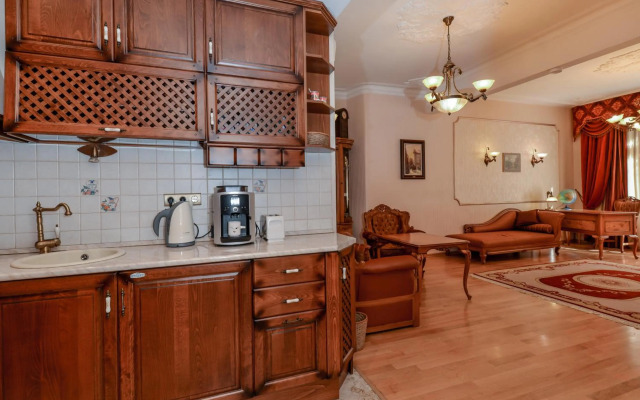 Aristocratic Sofia Studio Apartment Next to Cathedral