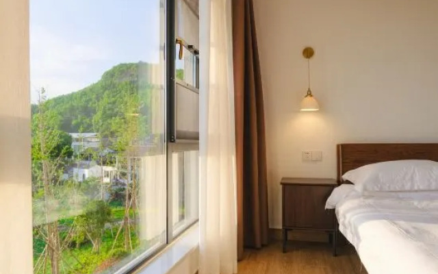 Xinchang Mountain Residence