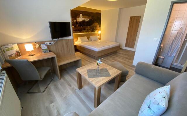 Privatzimmer & Ferienwohnungen Leeb