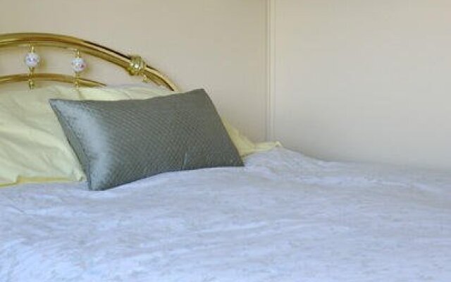 Gemstone Guest House and B&B