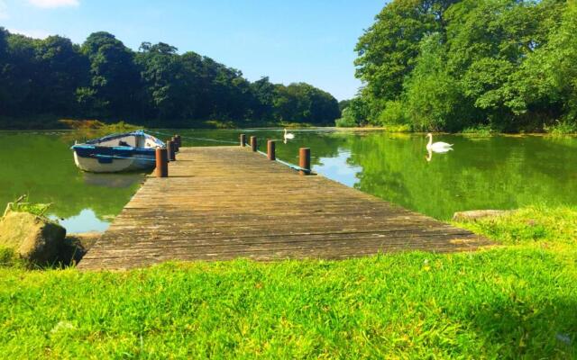 The Lodge by the Lake, Dunbar