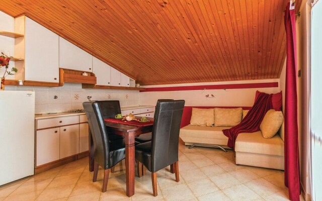 Stunning Home in Pula With Wifi and 5 Bedrooms