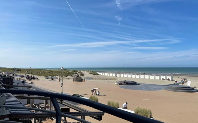 Apartment in Nieuwpoort With sea View