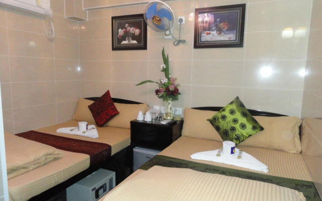 Dhillon Hotel - Hostel – Guest Rooms – Hong Kong