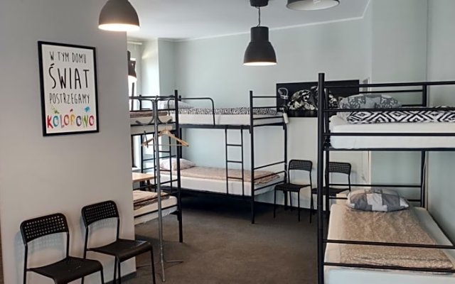 Hostel Sunrise przy Dw. Zachodni