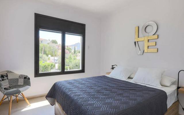 Elegant Villa in Roses With Private Swimming Pool