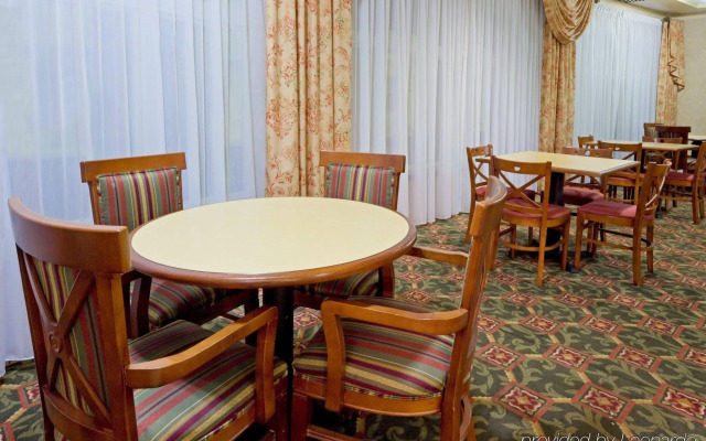 Holiday Inn Express Hotel & Suites Chester by IHG