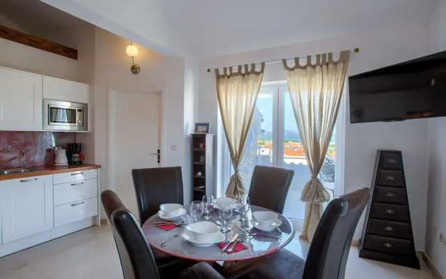 Villa in Murter With Pool