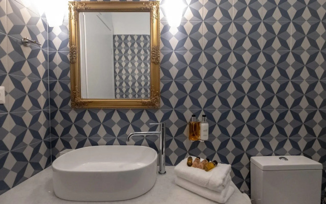 Athenian Yard Suites