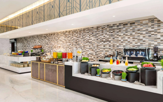 Wyndham Grand Doha West Bay Beach