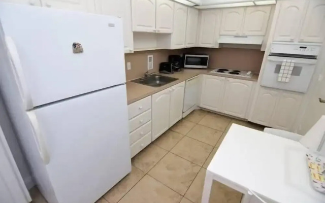 Spectacular 1 Bed 1 Bath @ Tides