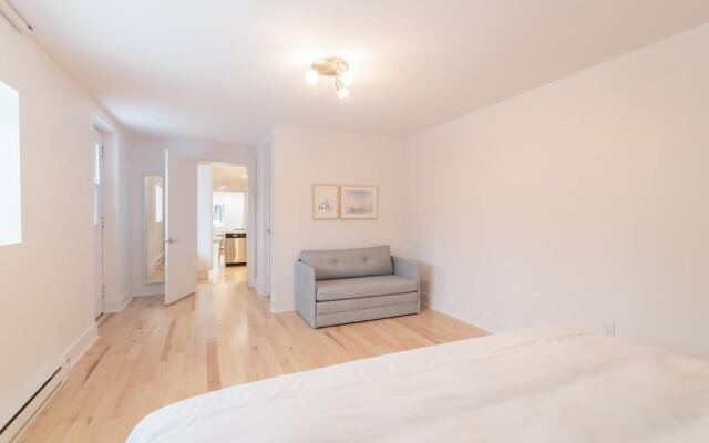 3 Br Luxury & Spacious Apartment in Little Italy