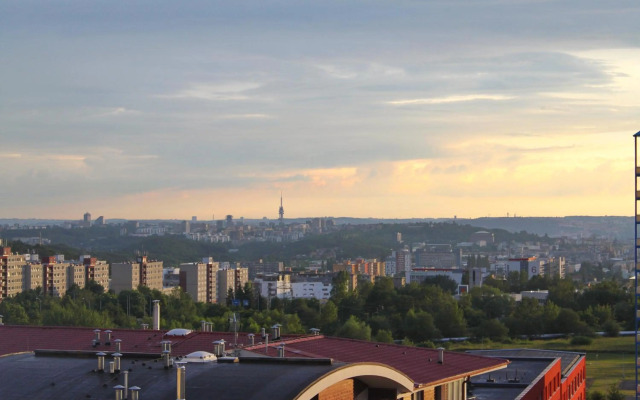 Sunny Two-story Apartment Kyje