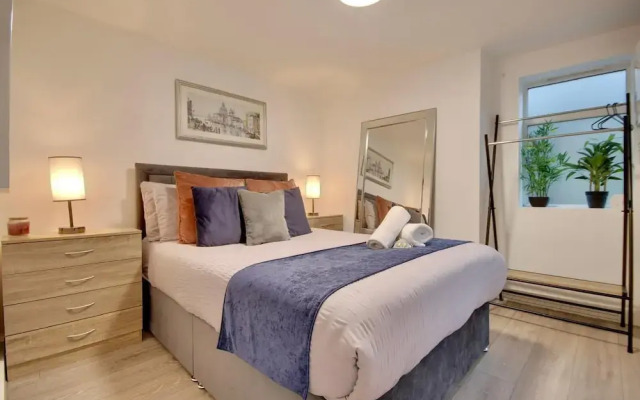 Southsea Apartment-Parking-Pool-Hot tub