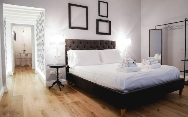 Art Apartment Black & White