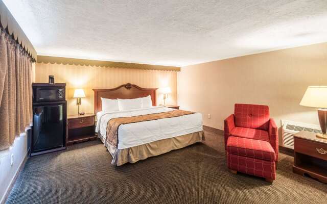 Rodeway Inn & Suites - Charles Town, WV