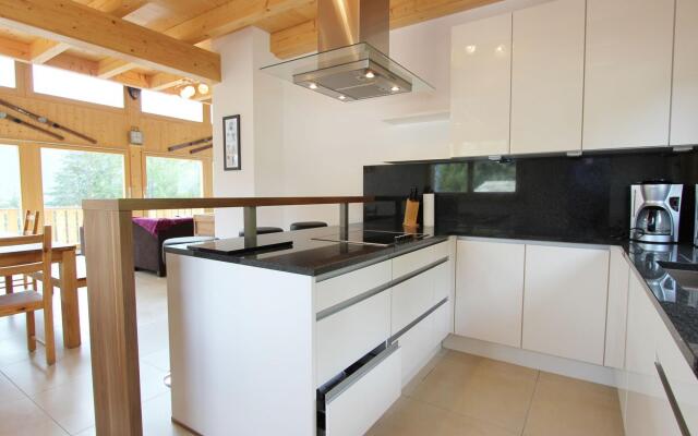 Chalet in La Tzoumaz With Sauna Views