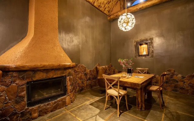 5 Valley Inn Hebi
