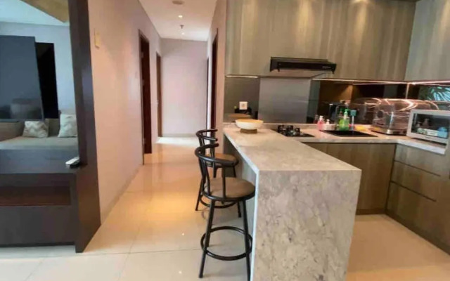 3BR apt Springhill Terrace, golf view