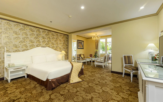Chalcedony Grand Hotel