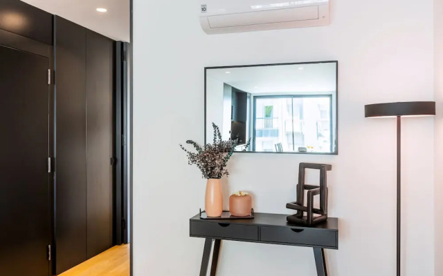 Camões Downtown with Parking