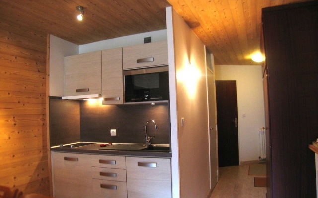 ARAVIS 16003 La Clusaz Skis aux pied