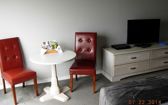 Oceanfront Inn at Shelter Cove